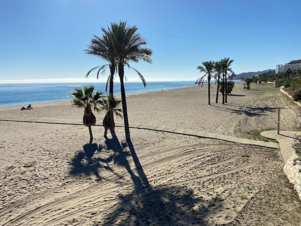 A Stunning 2 Bedroom Apartment 5 Min Walk To The Beautiful Beaches Of Vera Playa Playas de Vera Екстер'єр фото